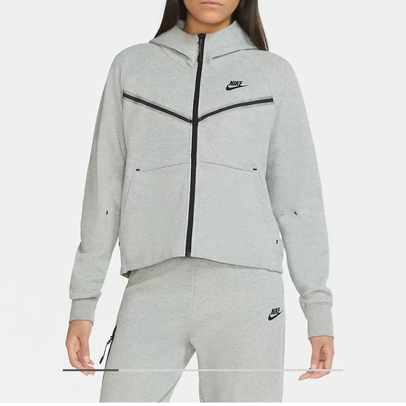 nike tech fleece runner